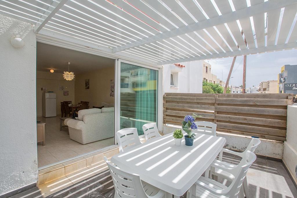 Merab Holidays Castalia 62 Ajia Napa